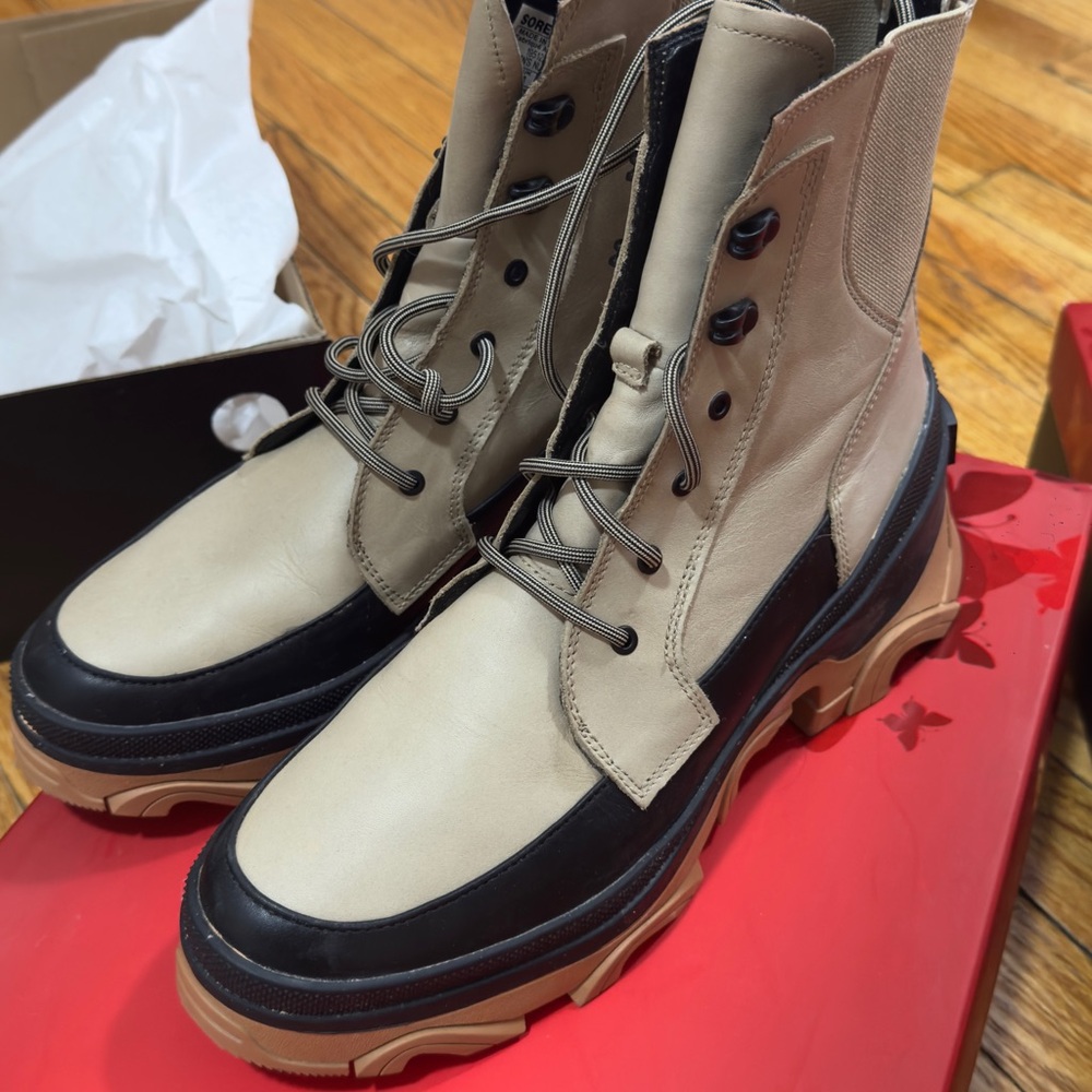 Sorel Men's Tan and Black Boots